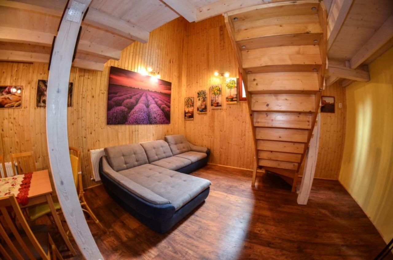 Malom Apartman Derekegyhaz Ngoại thất bức ảnh